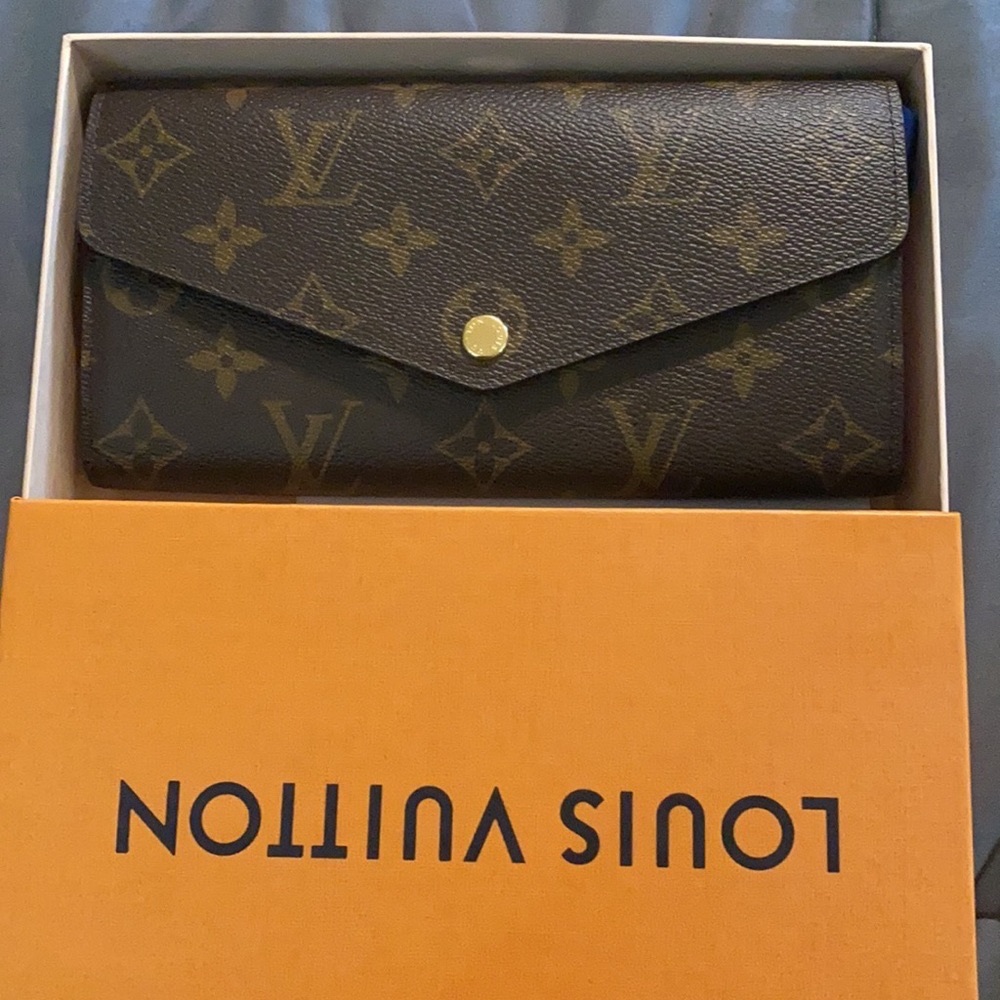 Louis Vuitton Sarah wallet